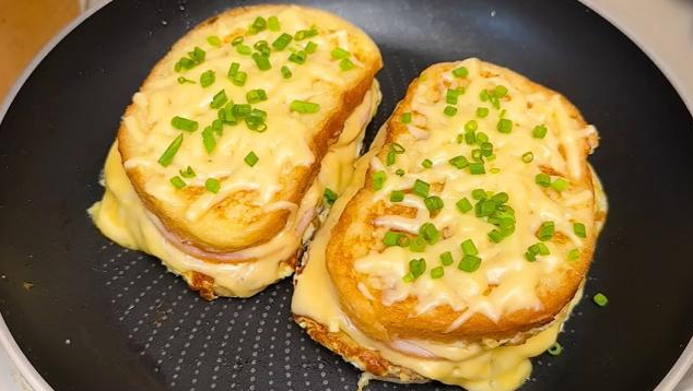 Bolo de banana de caneca